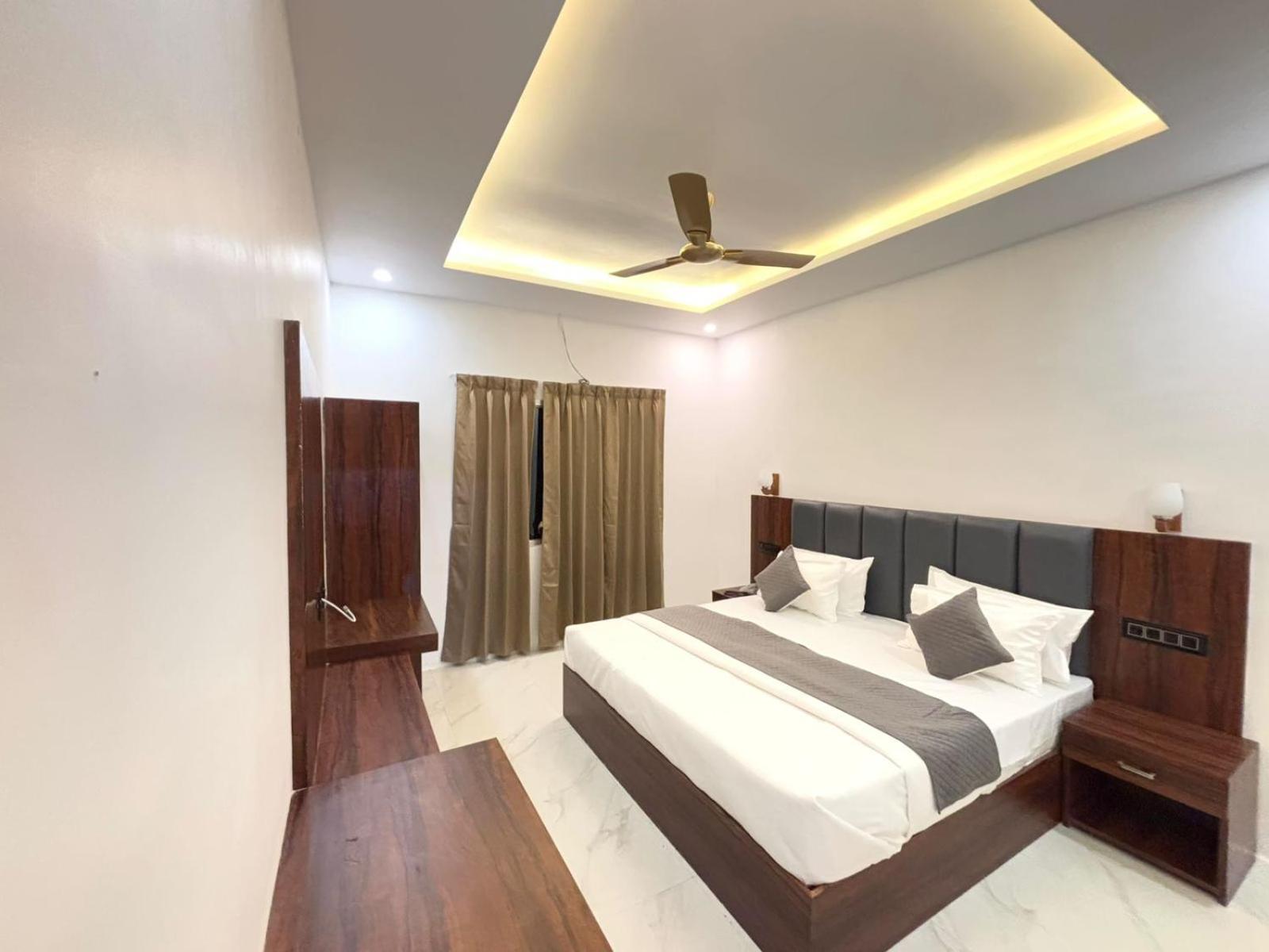 Ayodhya Hotel Omkar Palace מראה חיצוני תמונה