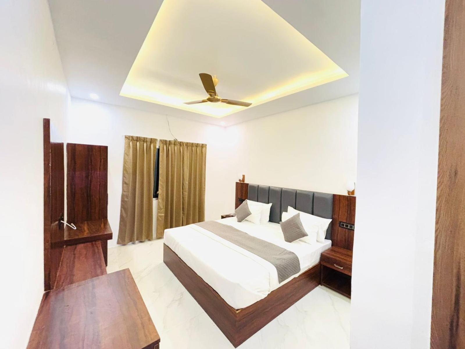 Ayodhya Hotel Omkar Palace מראה חיצוני תמונה