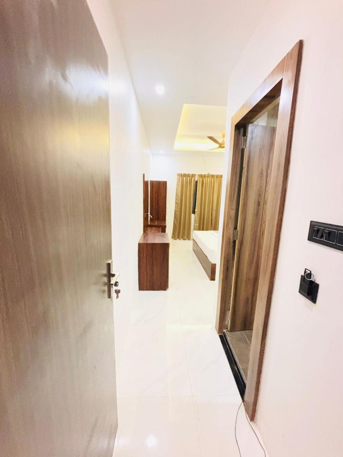 Ayodhya Hotel Omkar Palace מראה חיצוני תמונה