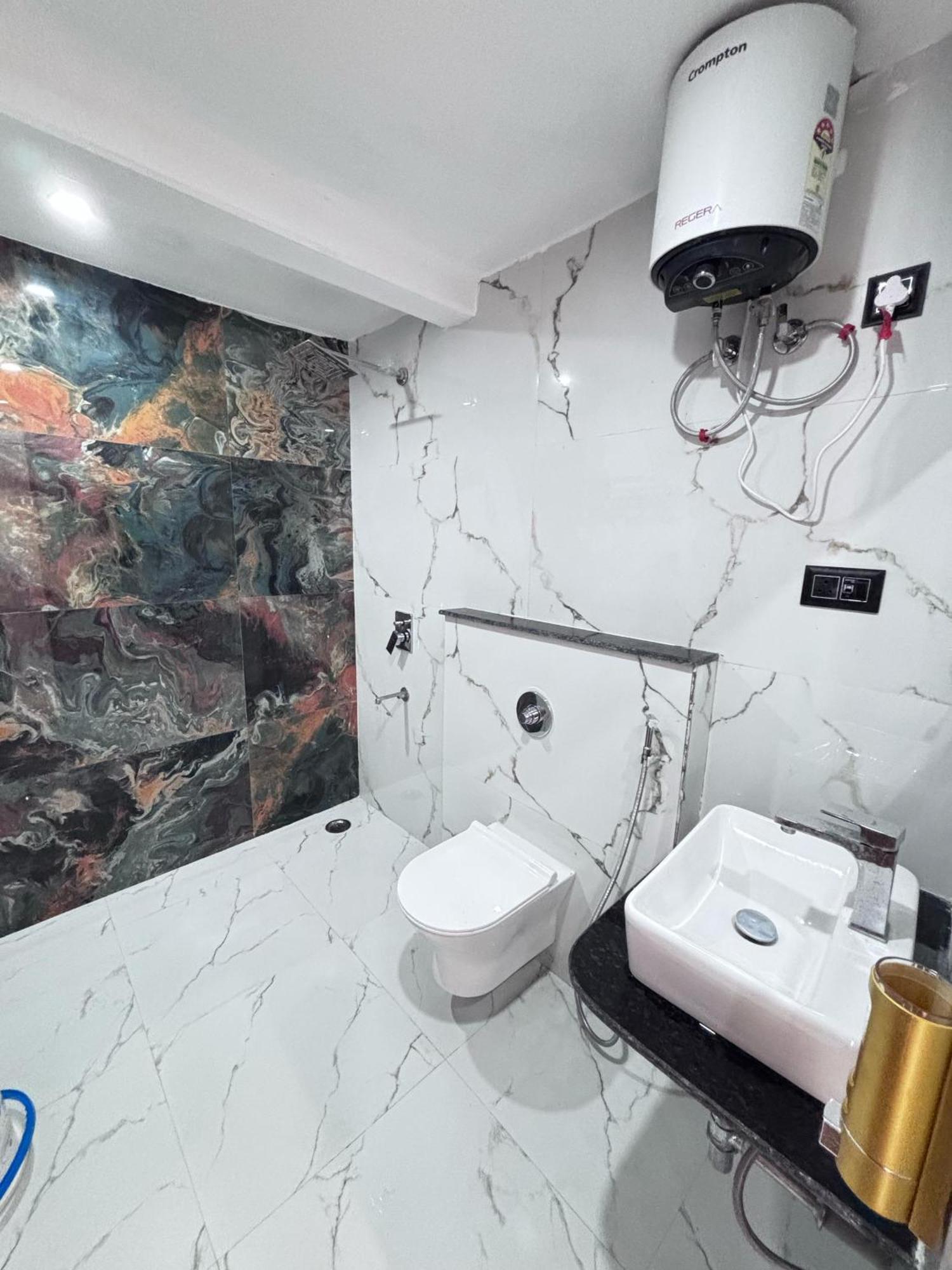 Ayodhya Hotel Omkar Palace מראה חיצוני תמונה